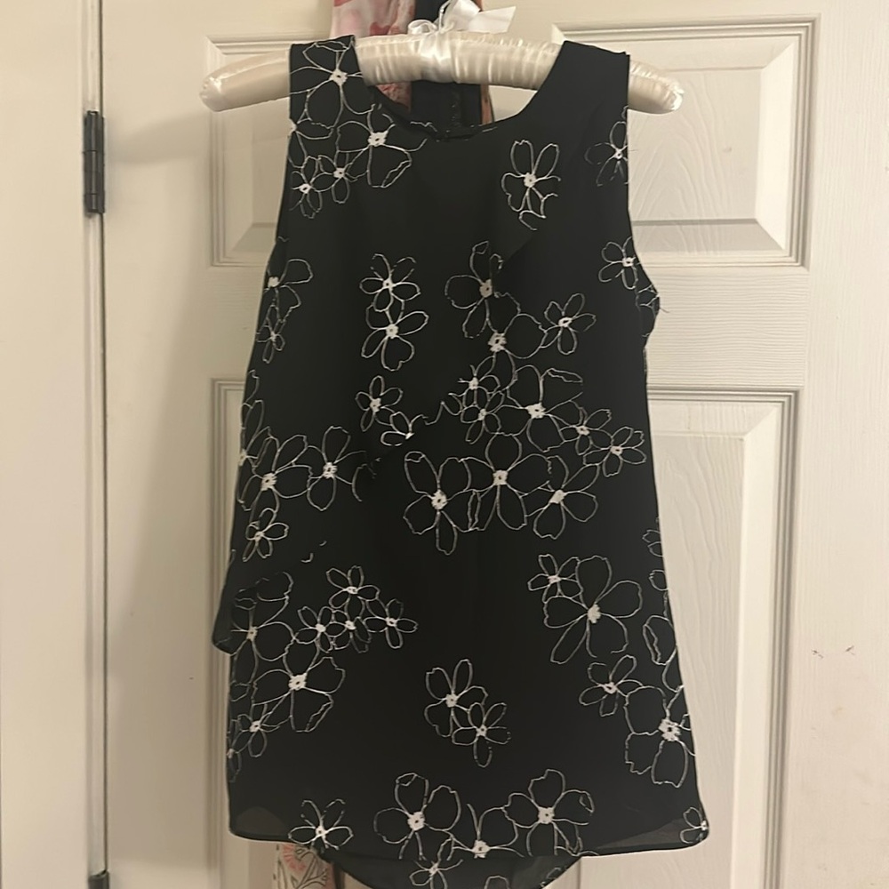 Anne taylor sleeveless top